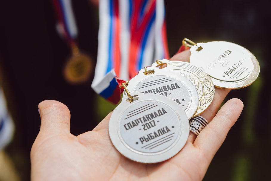 Екатеринбургские строители по-спортивному порыбачили