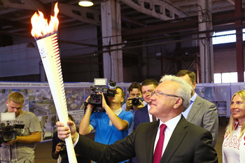 В Красноярске представили факел Эстафеты огня зимней Универсиады-2019