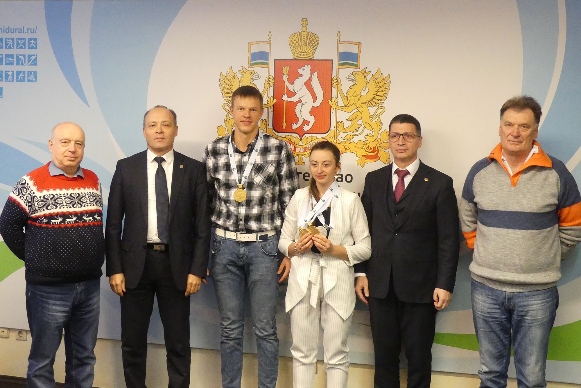 Министр спорта поздравил Анастасию Шевченко и Кирилла Бажина с победами на ЮЧМ