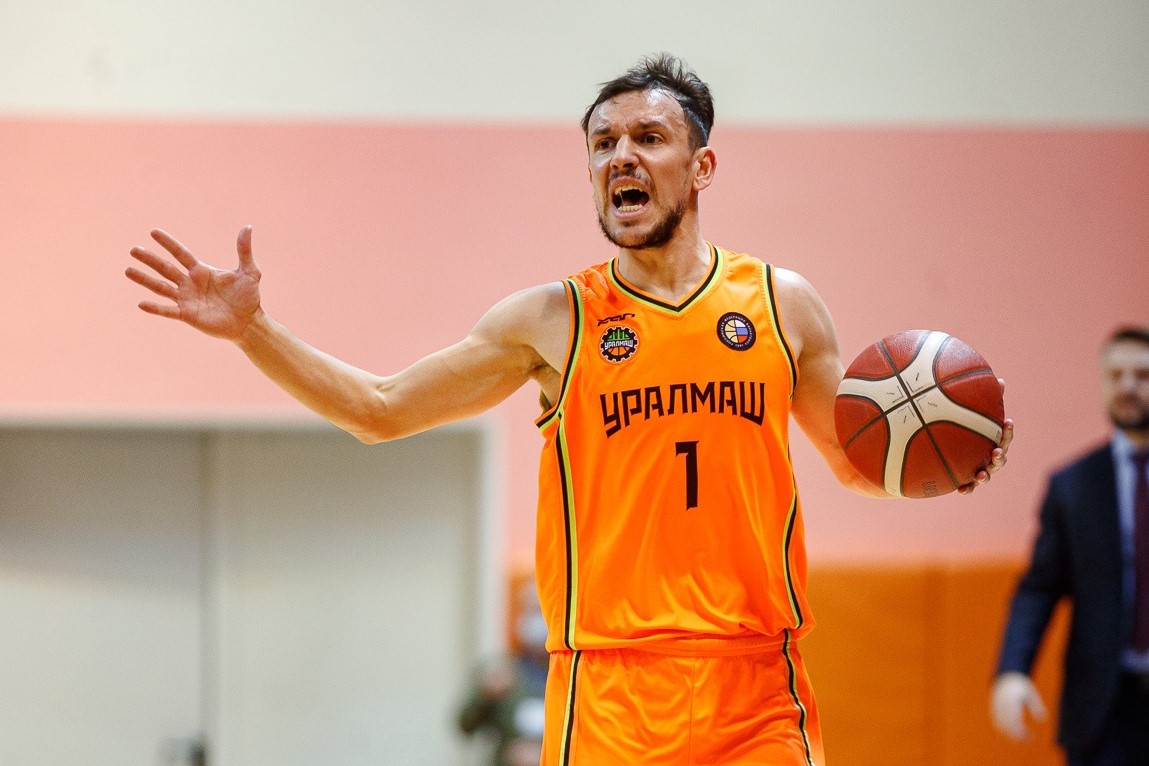 Баскетболисты «Уралмаша» одержали вторую победу подряд в новом году