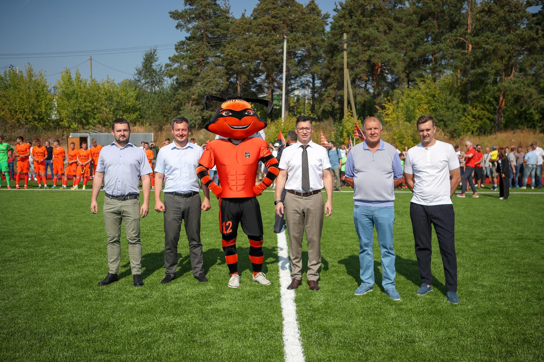 Президент РПЛ принял участие в открытии нового футбольного поля в Свердловской области